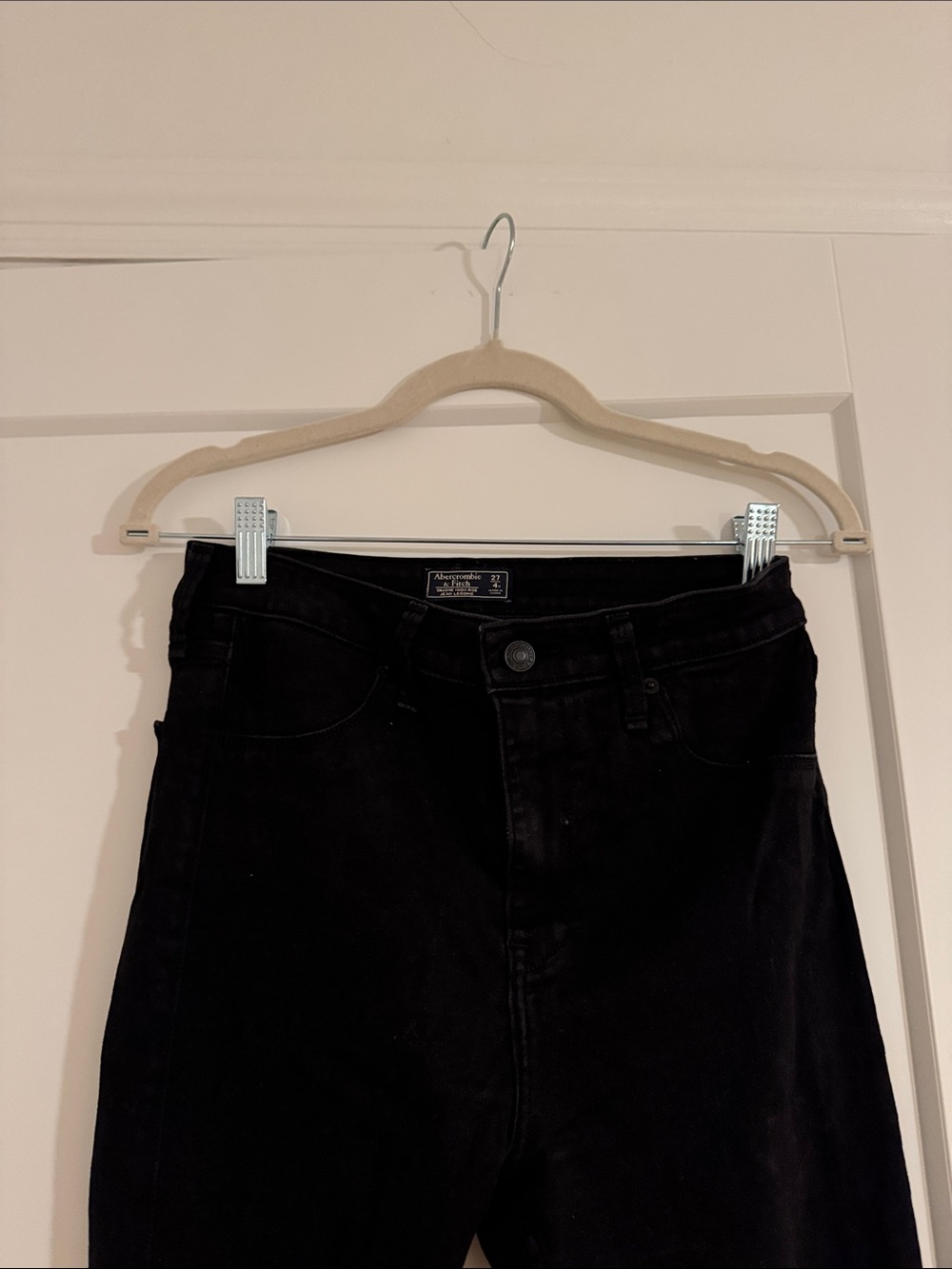 Abercrombie & Fitch Black High-Rise Skinny Jeans - Picture 2 of 3